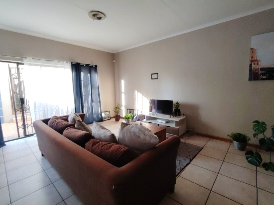 3 Bedroom Property for Sale in Langenhovenpark Free State